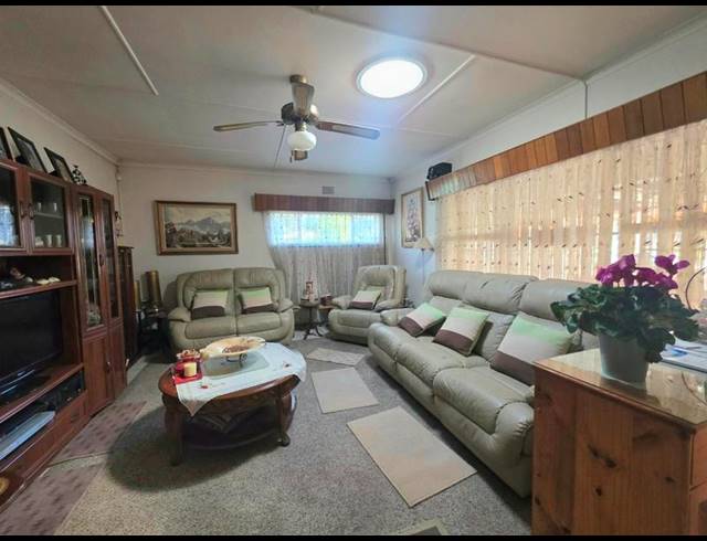 3 BEDROOM HOUSE FOR SALE IN WOODMERE